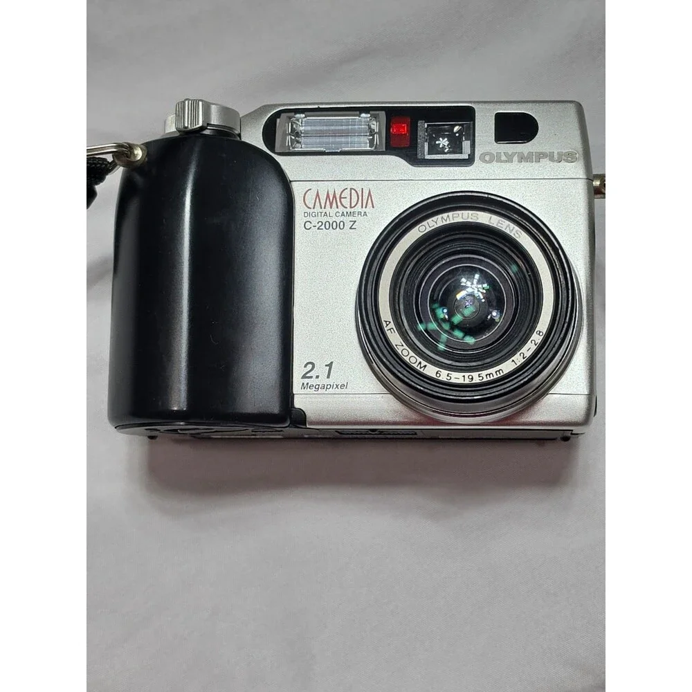 Vintage Y2K Digital Camera 3x Olympus C-2000 Z Camedia 2.1MP TESTED